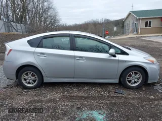 2011 Toyota Prius I with VIN JTDKN3DU9B5315846, listed as a IAAI auction lot 41928593 with 203,931 mi miles. Bid and sale history available at carsss.com. Image 13.