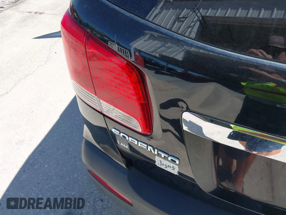 2013 Kia Sorento LX with VIN 5XYKT4A25DG383277, listed as a IAAI auction lot 42038106 with 108,166 mi miles. Bid and sale history available at carsss.com. Image 6.
