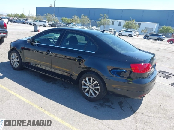 2013 Volkswagen Jetta SE with VIN 3VWDP7AJ8DM350702, listed as a IAAI auction lot 42652788 with 106,655 mi miles and . Bid and sale history available at DreamBid. Image 3.
