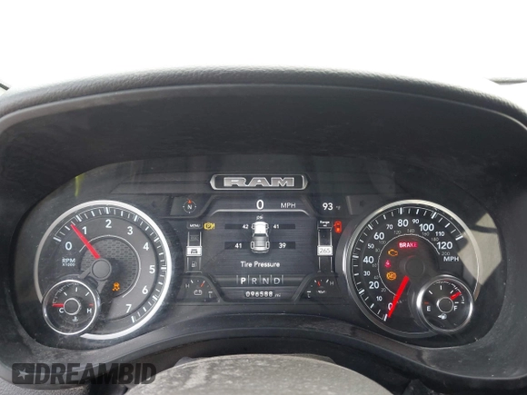 2022 Ram 1500 Big Horn z VIN 1C6SRFMT8NN313403, wystawiony jako IAAI lot #42334732 z przebiegiem 96 588 mil mil oraz . Historia ofert i sprzedaży dostępna na DreamBid. Obrazek 7.