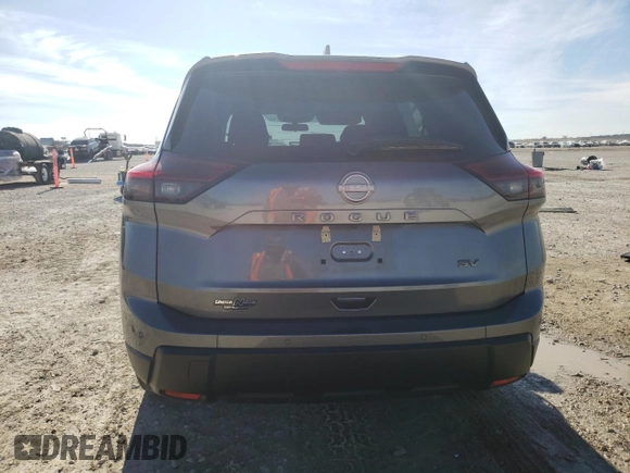 2024 Nissan Rogue SV z VIN 5N1BT3BA6RC674555, wystawiony jako Copart lot #42146265 z przebiegiem 28 124 mil mil oraz Szkoda całkowita • Salvage title. Historia ofert i sprzedaży dostępna na DreamBid. Obrazek 6.