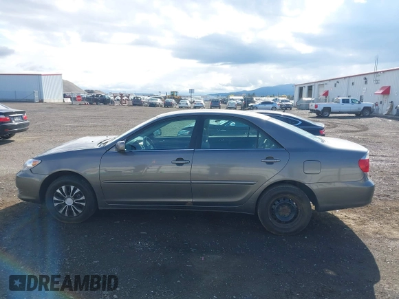 2006 Toyota Camry STD with VIN 4T1BE32K66U718658, listed as a IAAI auction lot 42086473 with 204,314 mi miles. Bid and sale history available at carsss.com. Image 15.