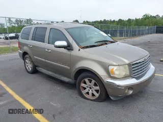 2007 Chrysler Aspen Limited z VIN 1A8HW58247F521999, wystawiony jako IAAI lot #42028156 z przebiegiem 226 975 mil mil oraz . Historia ofert i sprzedaży dostępna na DreamBid. Obrazek 1.