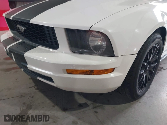 2007 Ford Mustang Deluxe with VIN 1ZVFT80N575259508, listed as a IAAI auction lot 41569259 with 164,315 mi miles. Bid and sale history available at carsss.com. Image 15.