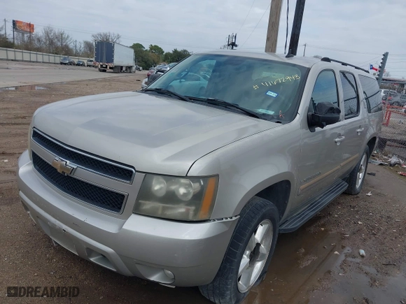 2007 Chevrolet Suburban LT with VIN 3GNFC16J37G135171, listed as a IAAI auction lot 41672943 with 1 mi miles. Bid and sale history available at carsss.com. Image 2.