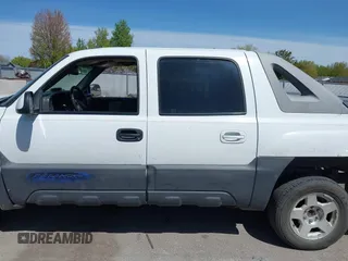 2003 Chevrolet Avalanche with VIN 3GNEK13T33G195370, listed as a IAAI auction lot 42073539 with Not Provided miles and . Bid and sale history available at DreamBid. Image 6.