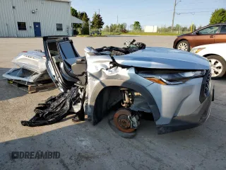 2023 Toyota Corolla Cross L z VIN 7MUAAAAG0PV064006, wystawiony jako Copart lot #57481625 z przebiegiem Nie podano mil oraz Nie do naprawy • Non repairable. Historia ofert i sprzedaży dostępna na DreamBid. Obrazek 4.