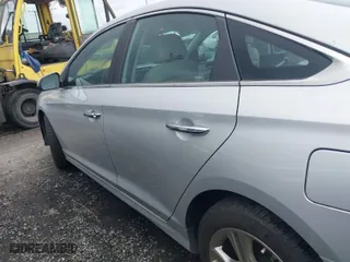 2019 Hyundai Sonata Sport with VIN 5NPE34AF4KH783417, listed as a IAAI auction lot 41555766 with 40,634 mi miles. Bid and sale history available at carsss.com. Image 15.