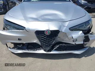 2019 Alfa Romeo Giulia z VIN ZARFAMAN7K7609854, wystawiony jako IAAI lot #42086641 z przebiegiem 45 398 mil mil oraz . Historia ofert i sprzedaży dostępna na DreamBid. Obrazek 6.