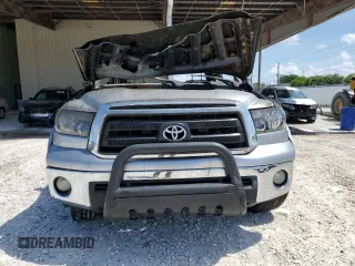 2010 Toyota Tundra z VIN 5TFRM5F11AX015110, wystawiony jako Copart lot #59004835 z przebiegiem Nie podano mil oraz Szkoda całkowita • Salvage title. Historia ofert i sprzedaży dostępna na DreamBid. Obrazek 5.
