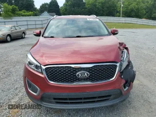 2017 Kia Sorento LX z VIN 5XYPG4A38HG237626, wystawiony jako Copart lot #57173035 z przebiegiem 141 417 mil mil oraz Szkoda całkowita • Salvage title. Historia ofert i sprzedaży dostępna na DreamBid. Obrazek 5.