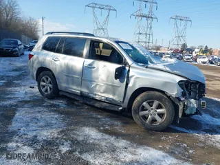 2010 Toyota Highlander with VIN 5TDBK3EH3AS004321, listed as a IAAI auction lot 41413605 with 1 mi miles. Bid and sale history available at carsss.com. Image 1.