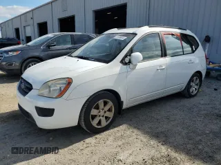 2007 Kia Rondo LX with VIN KNAFG525877088869, listed as a Copart auction lot 81539624 with 136,588 mi miles and Clean Title. Bid and sale history available at carsss.com. Image 1.
