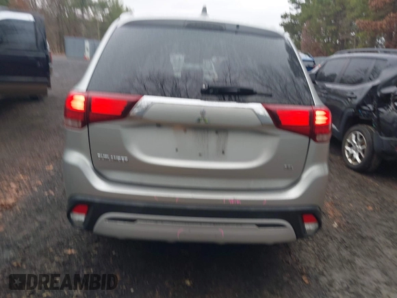 2020 Mitsubishi Outlander SE с VIN JA4AD3A30LZ042990, выставлен на аукционе IAAI как лот 41165747 с пробегом 156 321 миль миль и . История ставок и продаж доступна на DreamBid. Изображение 16.