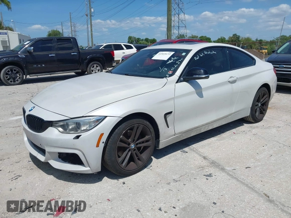 2015 BMW 4 Series 428i xDrive z VIN WBA3N5C58FK198825, wystawiony jako IAAI lot #41919172 z przebiegiem 125 421 mil mil oraz . Historia ofert i sprzedaży dostępna na DreamBid. Obrazek 17.