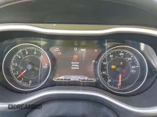 2017 Jeep Cherokee Overland с VIN 1C4PJMJS1HW645039, выставлен на аукционе IAAI как лот 42322935 с пробегом 84 117 миль миль и . История ставок и продаж доступна на DreamBid. Изображение 7.