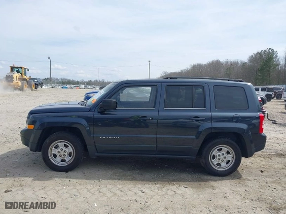 2014 Jeep Patriot Sport with VIN 1C4NJPBAXED552655, listed as a IAAI auction lot 41808484 with 186,841 mi miles. Bid and sale history available at carsss.com. Image 14.