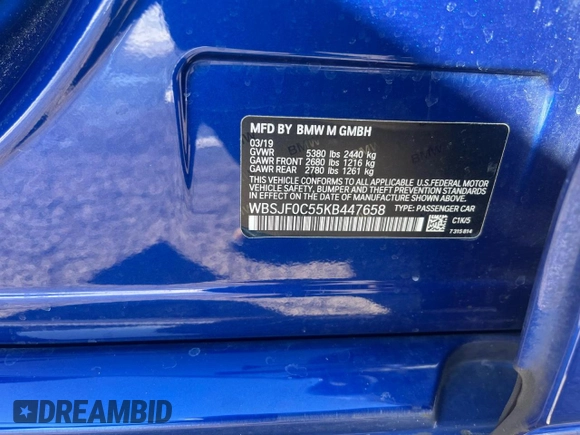 2019 BMW M5 z VIN WBSJF0C55KB447658, wystawiony jako Copart lot #46327825 z przebiegiem 90 216 mil mil oraz Czysty tytuł • Clean title. Historia ofert i sprzedaży dostępna na DreamBid. Obrazek 10.