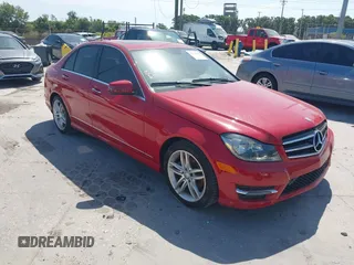 2014 Mercedes-Benz C 250 Sport z VIN WDDGF4HBXEG196978, wystawiony jako IAAI lot #42116809 z przebiegiem 38 933 mil mil oraz . Historia ofert i sprzedaży dostępna na DreamBid. Obrazek 1.