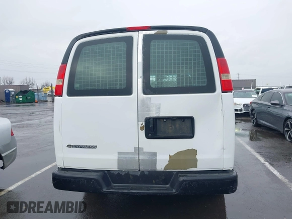 2009 Chevrolet Express Cargo z VIN 1GCFG15X991102230, wystawiony jako IAAI lot #41517800 z przebiegiem 291 167 mil mil oraz . Historia ofert i sprzedaży dostępna na DreamBid. Obrazek 17.