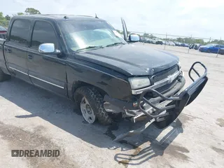 2005 Chevrolet Silverado 1500 LT with VIN 2GCEK13T351266474, listed as a IAAI auction lot 42098149 with 225,667 mi miles and . Bid and sale history available at DreamBid. Image 6.