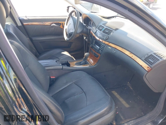 2003 Mercedes-Benz E 320 z VIN WDBUF65J13A160065, wystawiony jako IAAI lot #41720444 z przebiegiem 277 910 mil mil oraz . Historia ofert i sprzedaży dostępna na DreamBid. Obrazek 5.