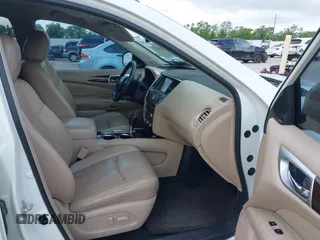 2016 Nissan Pathfinder Platinum with VIN 5N1AR2MN2GC655552, listed as a IAAI auction lot 42052079 with 232,908 mi miles. Bid and sale history available at carsss.com. Image 5.
