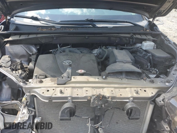 2019 Toyota Highlander SE with VIN 5TDJZRFH5KS602615, listed as a Copart auction lot 61910975 with 75,510 mi miles and Salvage title. Bid and sale history available at DreamBid. Image 12.