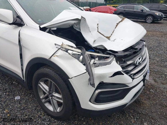 2018 Hyundai Santa Fe Sport 2.4L with VIN 5NMZTDLB9JH062940, listed as a IAAI auction lot 39875610 with 111,281 mi miles. Bid and sale history available at carsss.com. Image 6.