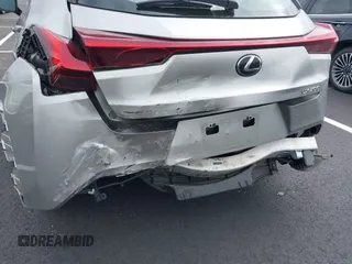 2020 Lexus UX with VIN JTHP3JBH5L2024624, listed as a IAAI auction lot 41826234 with 82,043 mi miles. Bid and sale history available at carsss.com. Image 6.