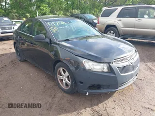 2014 Chevrolet Cruze 1LT with VIN 1G1PC5SB1E7298079, listed as a IAAI auction lot 42195963 with 204,991 mi miles and . Bid and sale history available at DreamBid. Image 1.