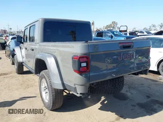 2020 Jeep Gladiator Rubicon with VIN 1C6JJTBG6LL149469, listed as a IAAI auction lot 42224826 with 58,870 mi miles and . Bid and sale history available at DreamBid. Image 3.