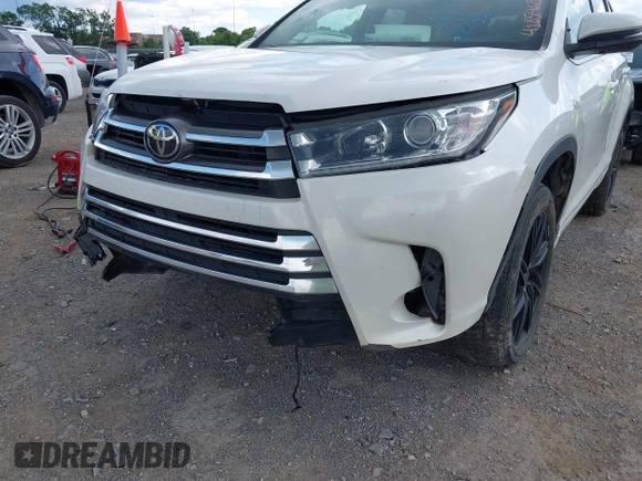 2017 Toyota Highlander Limited with VIN 5TDYZRFH6HS222576, listed as a IAAI auction lot 42405961 with 97,148 mi miles and . Bid and sale history available at DreamBid. Image 6.