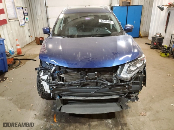 2018 Nissan Rogue SV with VIN JN8AT2MV6JW327602, listed as a Copart auction lot 87596975 with 69,740 mi miles and Salvage Title. Bid and sale history available at carsss.com. Image 5.