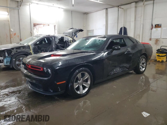 2017 Dodge Challenger SXT z VIN 2C3CDZAG7HH658606, wystawiony jako Copart lot #52131045 z przebiegiem 100 223 mil mil oraz Szkoda całkowita • Salvage title. Historia ofert i sprzedaży dostępna na DreamBid. Obrazek 1.