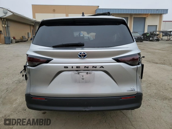 2024 Toyota Sienna LE with VIN 5TDKRKEC6RS194217, listed as a Copart auction lot 45793775 with 71,615 mi miles and Salvage Title. Bid and sale history available at carsss.com. Image 6.