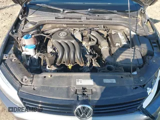 2014 Volkswagen Jetta S z VIN 3VW2K7AJ3EM303858, wystawiony jako IAAI lot #42449072 z przebiegiem 171 959 mil mil oraz . Historia ofert i sprzedaży dostępna na DreamBid. Obrazek 10.