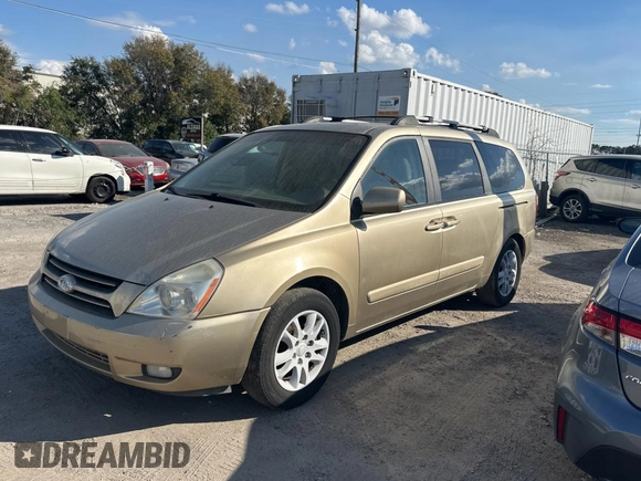2008 Kia Sedona LX with VIN KNDMB233X86193585, listed as a Copart auction lot 45224365 with 251,187 mi miles and Clean Title. Bid and sale history available at carsss.com. Image 2.