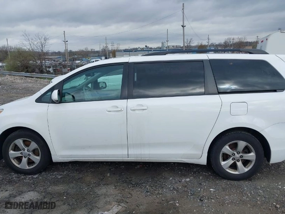 2014 Toyota Sienna LE AAS with VIN 5TDKK3DC5ES447517, listed as a IAAI auction lot 41930129 with NaN miles. Bid and sale history available at carsss.com. Image 14.
