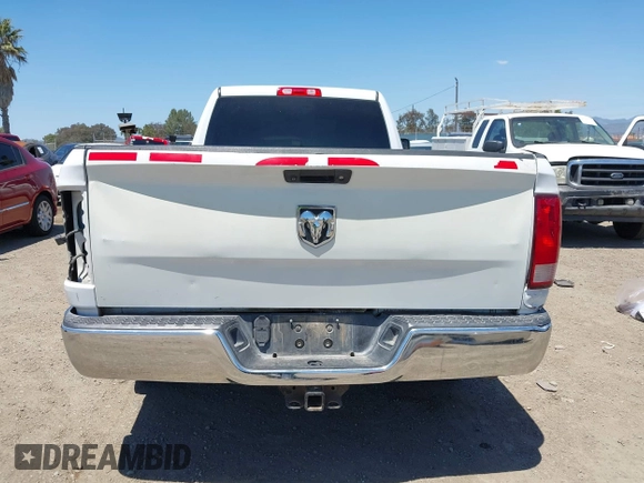 2017 Ram 1500 Tradesman z VIN 3C6JR6DT8HG542110, wystawiony jako IAAI lot #42201128 z przebiegiem 141 860 mil mil oraz . Historia ofert i sprzedaży dostępna na DreamBid. Obrazek 17.