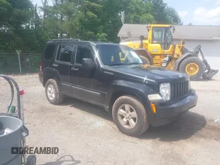 2012 Jeep Liberty Sport z VIN 1C4PJMAK8CW118107, wystawiony jako IAAI lot #42474881 z przebiegiem 180 162 mil mil oraz . Historia ofert i sprzedaży dostępna na DreamBid. Obrazek 1.
