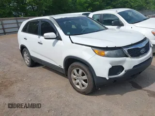 2013 Kia Sorento LX with VIN 5XYKTDA65DG415454, listed as a IAAI auction lot 42139669 with 163,476 mi miles. Bid and sale history available at carsss.com. Image 1.