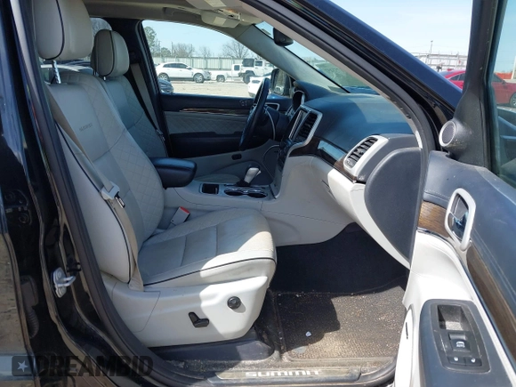 2018 Jeep Grand Cherokee Summit with VIN 1C4RJEJG2JC392847, listed as a IAAI auction lot 41751452 with 136,793 mi miles and . Bid and sale history available at DreamBid. Image 5.