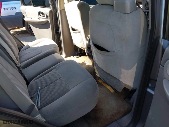 2008 Chevrolet TrailBlazer LT w/1LT with VIN 1GNDS13S882204731, listed as a IAAI auction lot 41702038 with 214,323 mi miles. Bid and sale history available at carsss.com. Image 8.