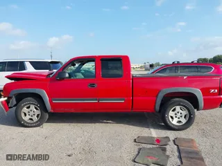2006 Chevrolet Silverado 1500 LT1 with VIN 1GCEK19B46E108918, listed as a IAAI auction lot 41724888 with 194,619 mi miles. Bid and sale history available at carsss.com. Image 15.