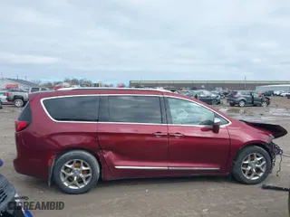 2017 Chrysler Pacifica Limited with VIN 2C4RC1GG1HR509569, listed as a IAAI auction lot 41807694 with 204,340 mi miles. Bid and sale history available at carsss.com. Image 13.