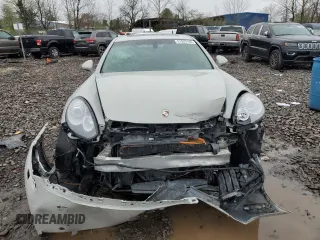 2015 Porsche Panamera 4 z VIN WP0AA2A72FL000789, wystawiony jako Copart lot #51923145 z przebiegiem 138 411 mil mil oraz Szkoda całkowita • Salvage title. Historia ofert i sprzedaży dostępna na DreamBid. Obrazek 5.