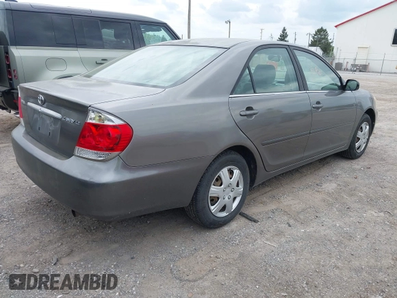 2006 Toyota Camry STD with VIN JTDBE30K063039692, listed as a IAAI auction lot 42121296 with 109,687 mi miles. Bid and sale history available at carsss.com. Image 4.