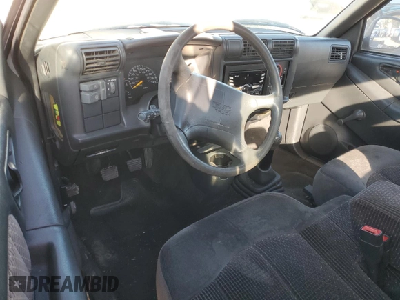 1996 GMC Sonoma SLS with VIN 1GTCS1940T8533121, listed as a Copart auction lot 85739534 with 162,713 mi miles and Salvage Title. Bid and sale history available at carsss.com. Image 8.