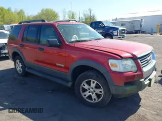 2006 Ford Explorer XLT with VIN 1FMEU73EX6UA02233, listed as a IAAI auction lot 42135158 with 114,137 mi miles. Bid and sale history available at carsss.com. Image 1.